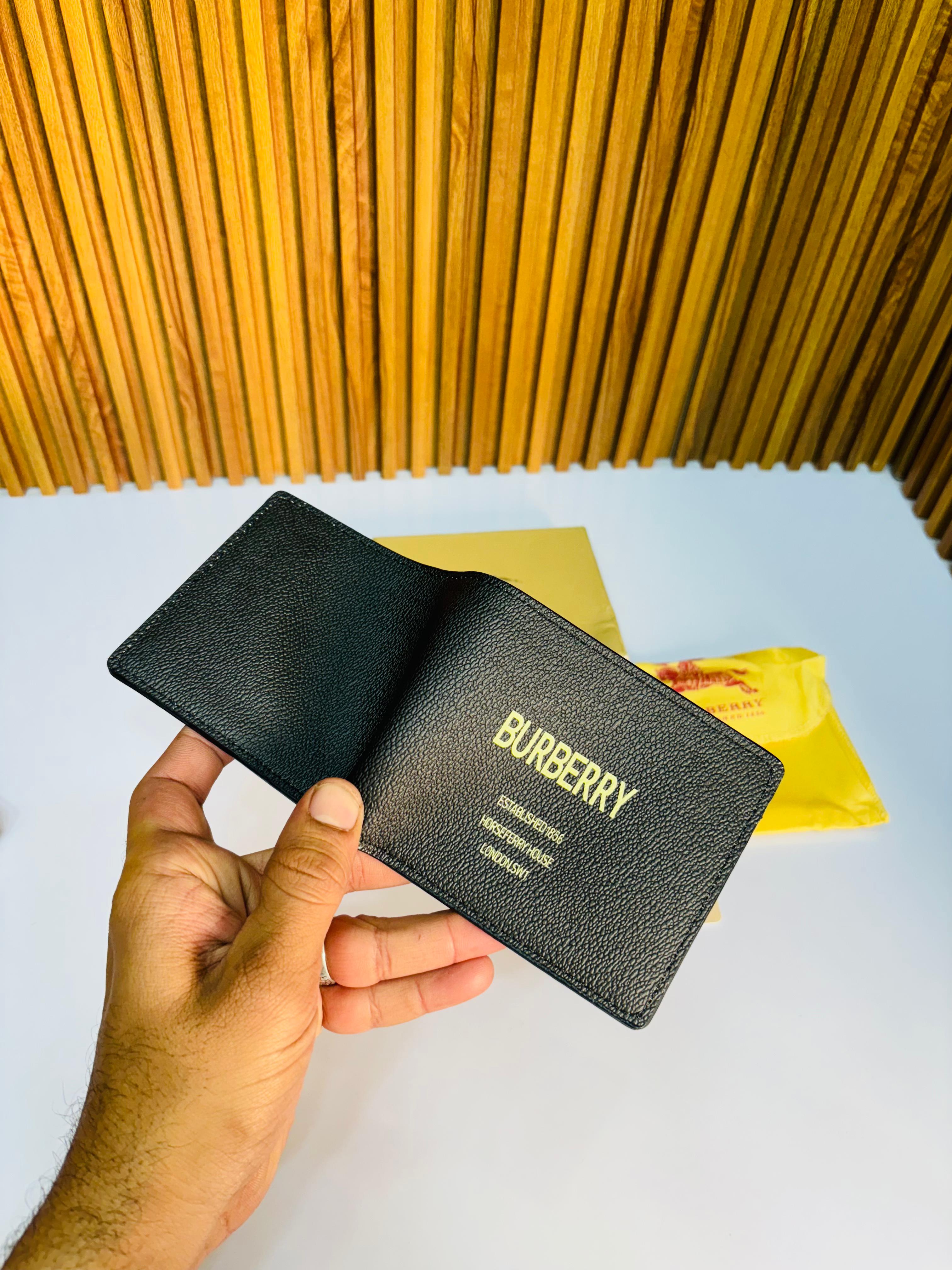 Burberry wallet black #010