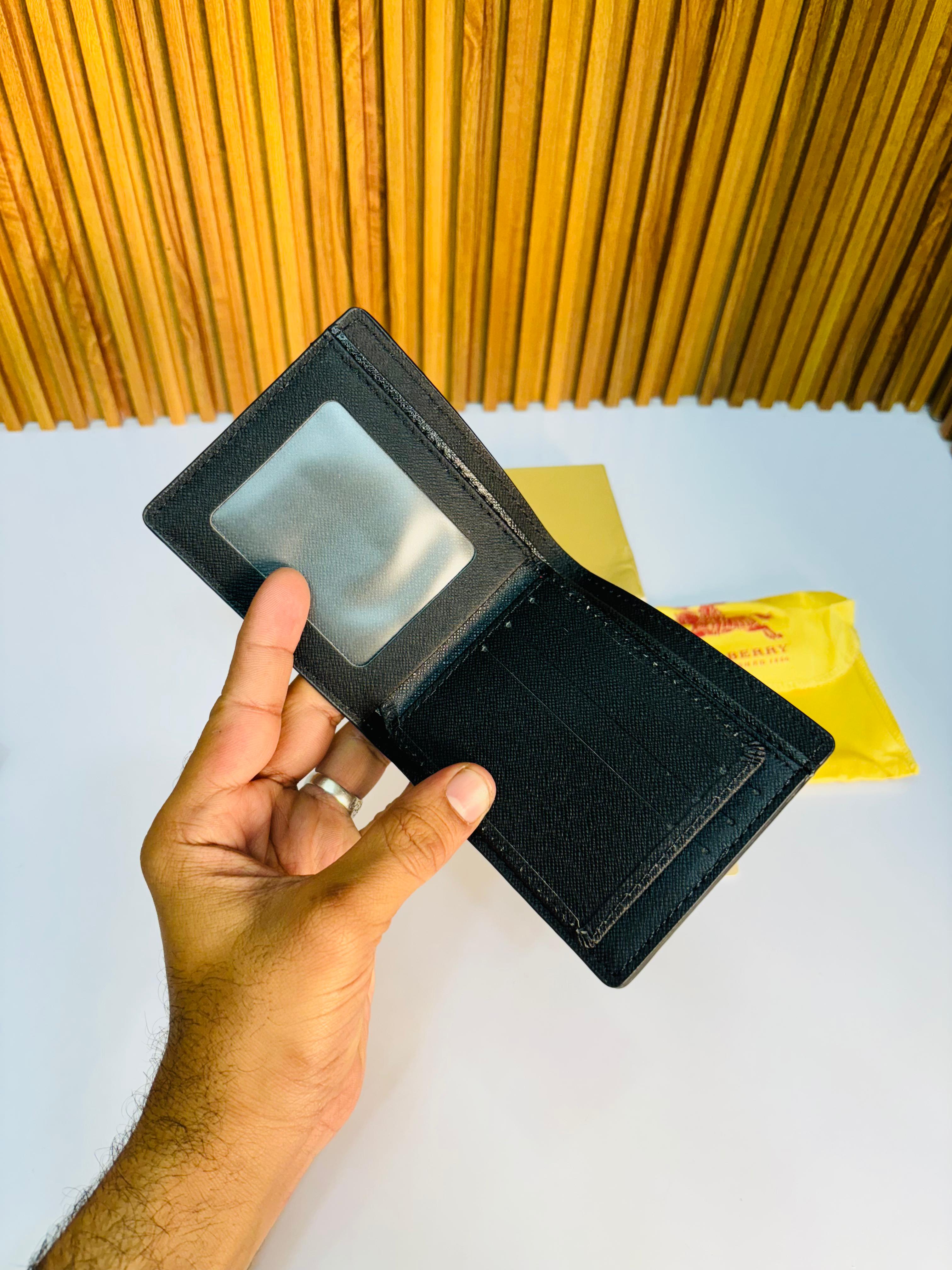 Burberry wallet black #010